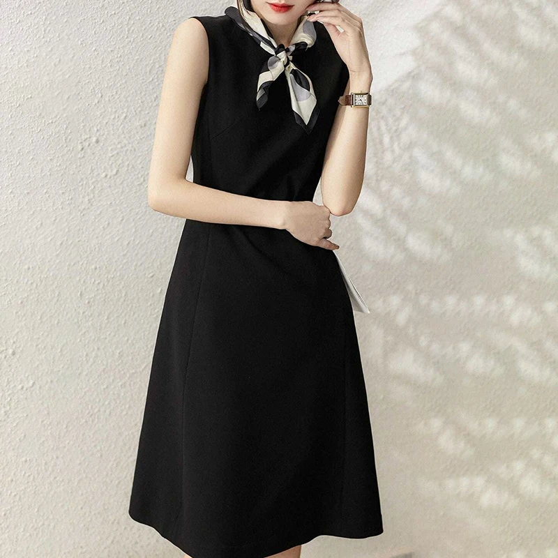 2024 Summer Classic Retro Standing Cut Slim Fit Small Black Skirt Small White Skirt Sleeveless Style Acetic Acid Dress