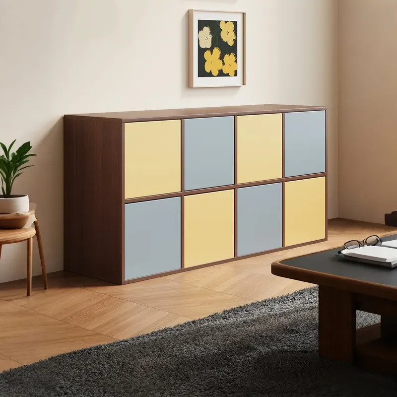estante-moderna-para-sala-de-estar-armario-de-armazenamento-estilo-dopamina-design-em-xadrez-painel-de-porta-com-combinacao-de-cores-armario-lateral-com-prateleira-baixa