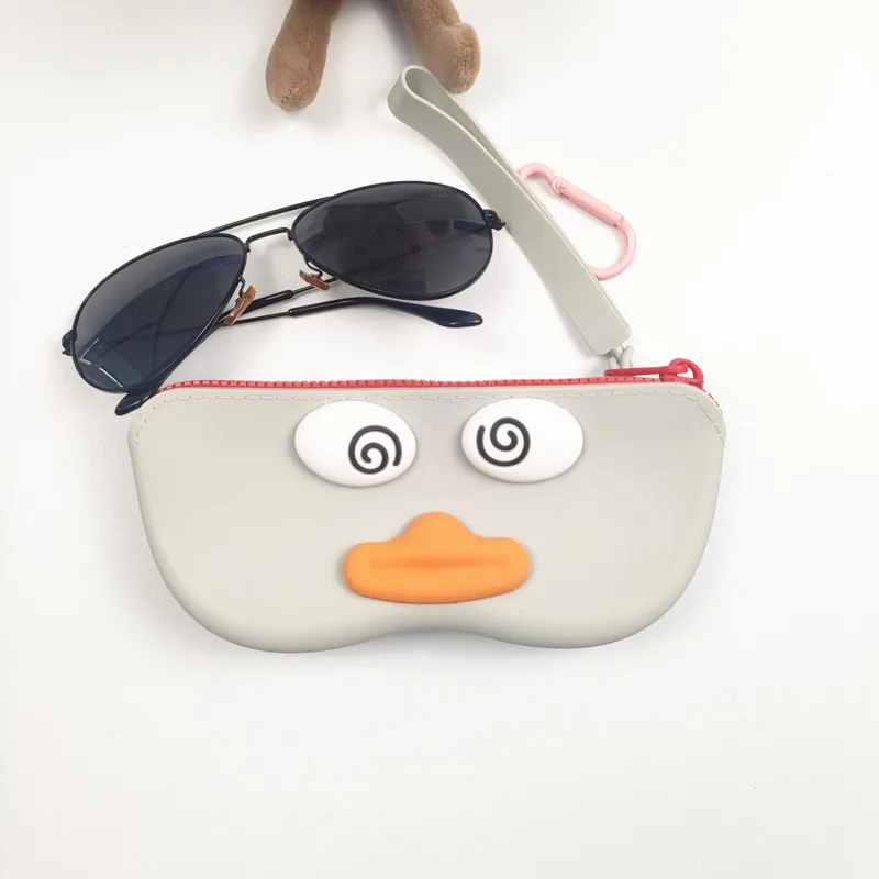 แบบพกพากันน้ําซิลิโคนแว่นตา Simple TO Store พร้อมที่จับแขวนเหมาะสําหรับ Travel Man ของขวัญ