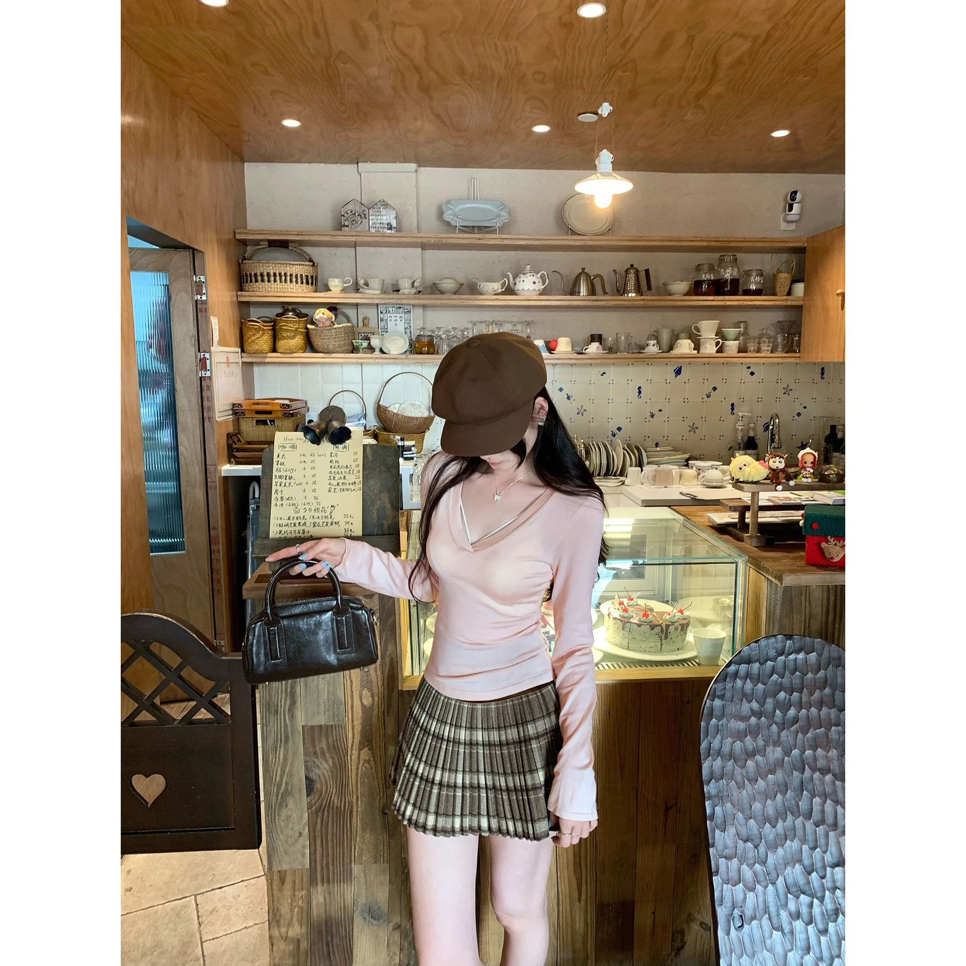 

V-neck Long-sleeved Bottomed Knitted Sweater Women's 2026 New Slim-fit Inner Top