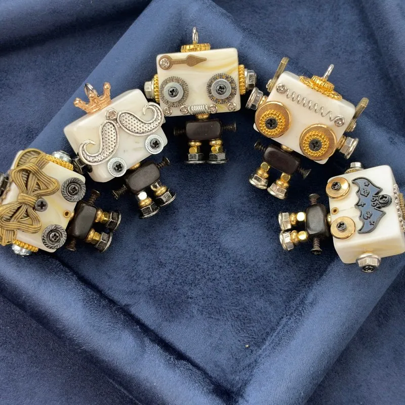 Handmade Resin Cute Punk Robot Shape Pendant Keychain, Mobile Phone Lanyard Necklace Charm Decor for Bag Backpack Accessory