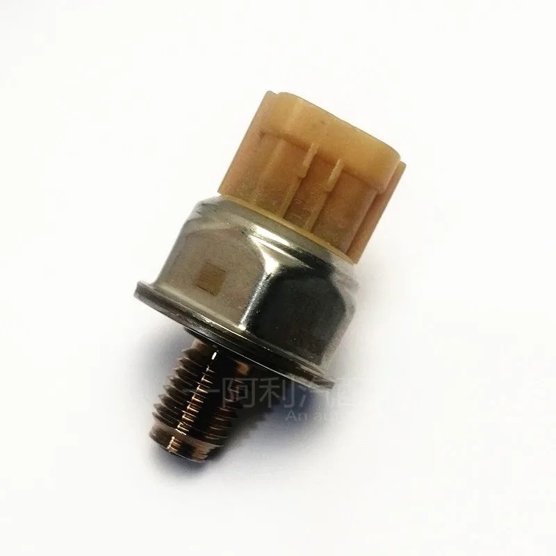 

Suitable for Isuzu engine fuel common rail pressure switch sensor 45PP3-6 45PP36