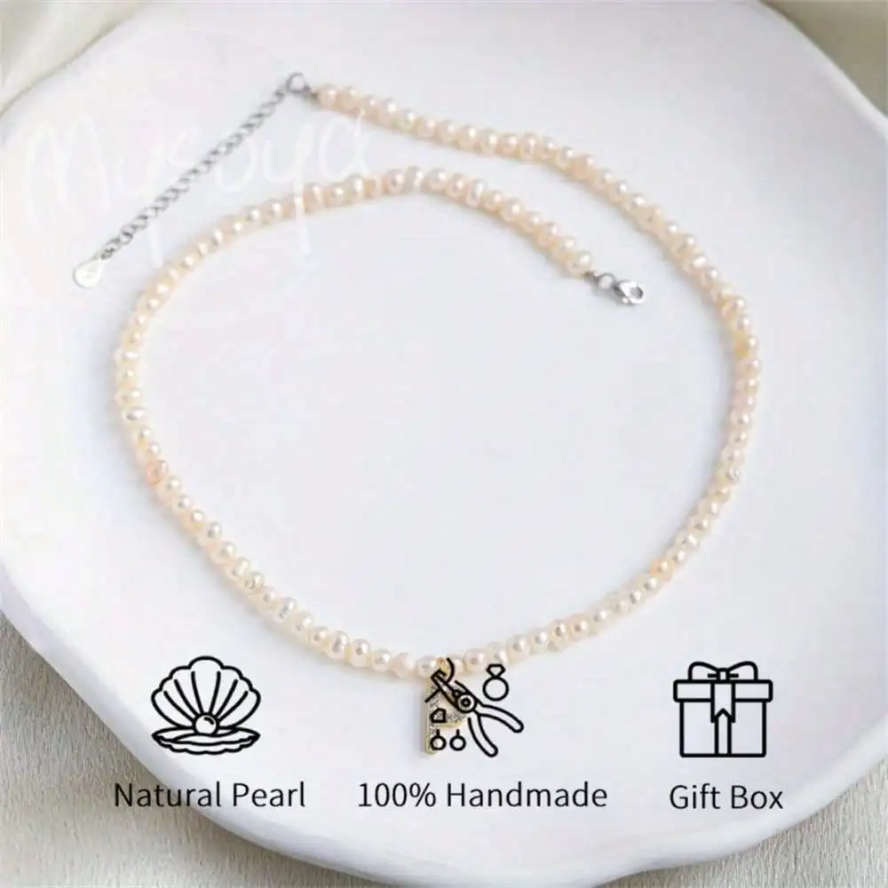 

MYSOYA White Freshwater Pearl Necklace 4-5mm Pearls Letter Pendant Gift Box Birthday/Wedding Gift Christmas Gift Daily Accessory