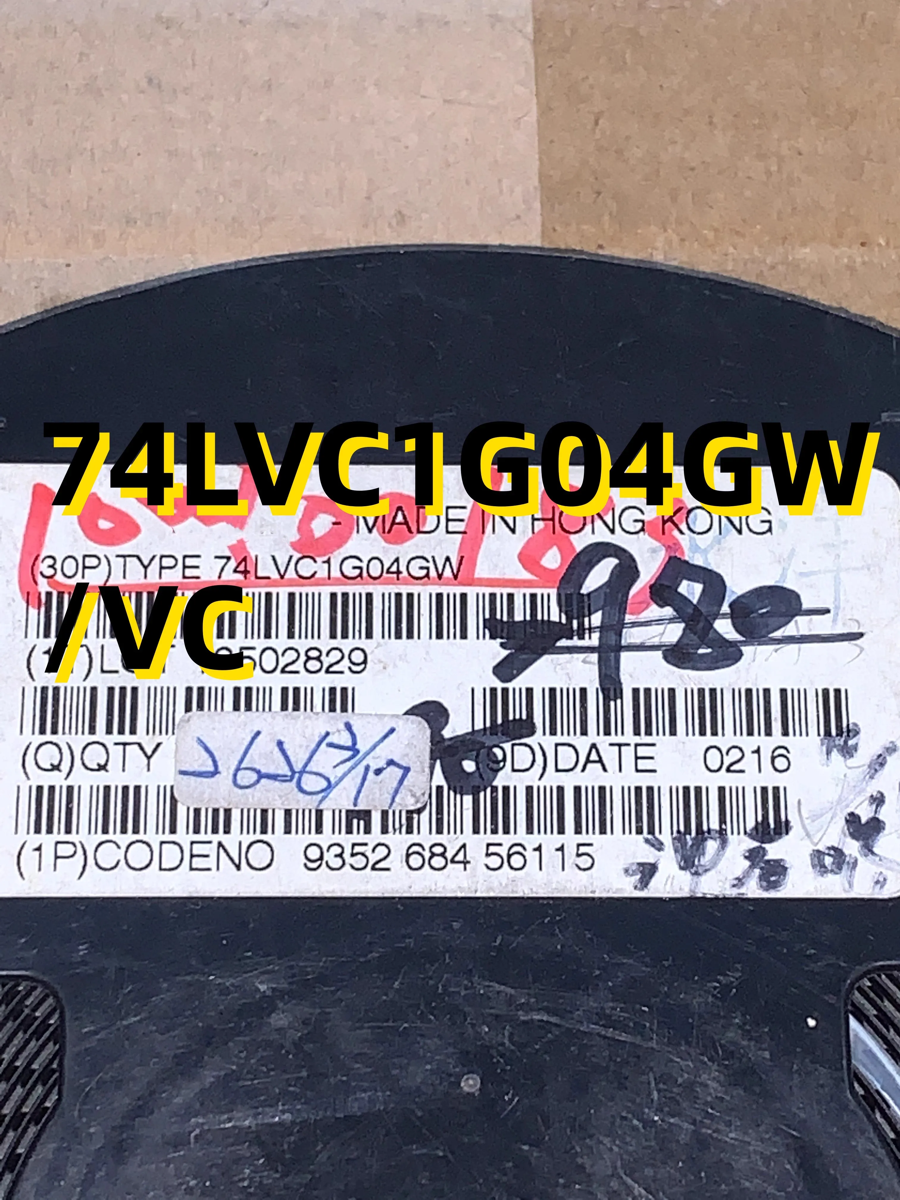 

100pcs 74LVC1G04GW 06+ SOT353(Pb)