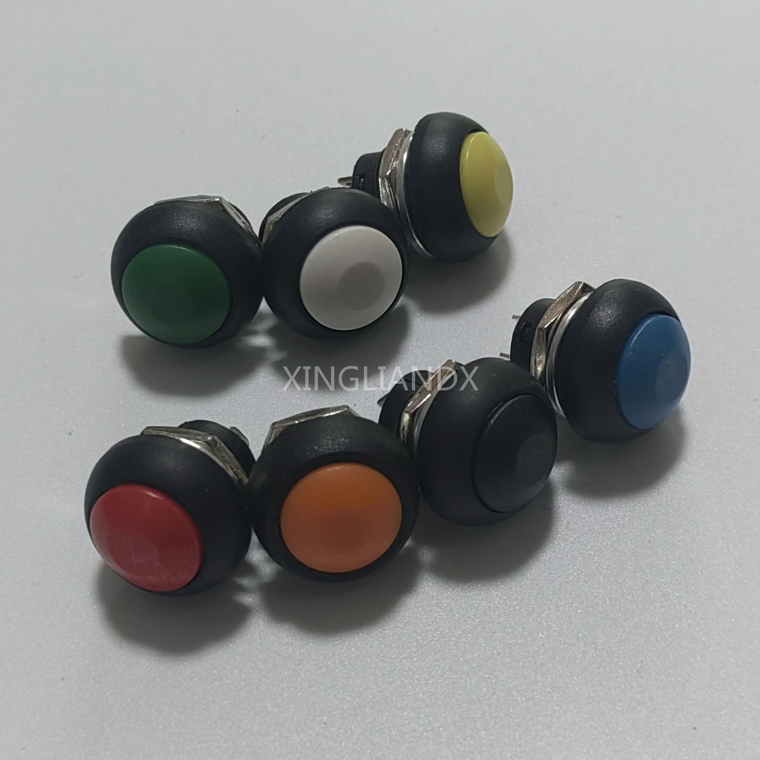 PBS-33B 2PIN 12 مللي متر تيار مستمر التيار المتناوب 3A/125 فولت 1A/250 فولت البلاستيك جولة الذاتي إعادة تعيين مفاتيح زر قفل