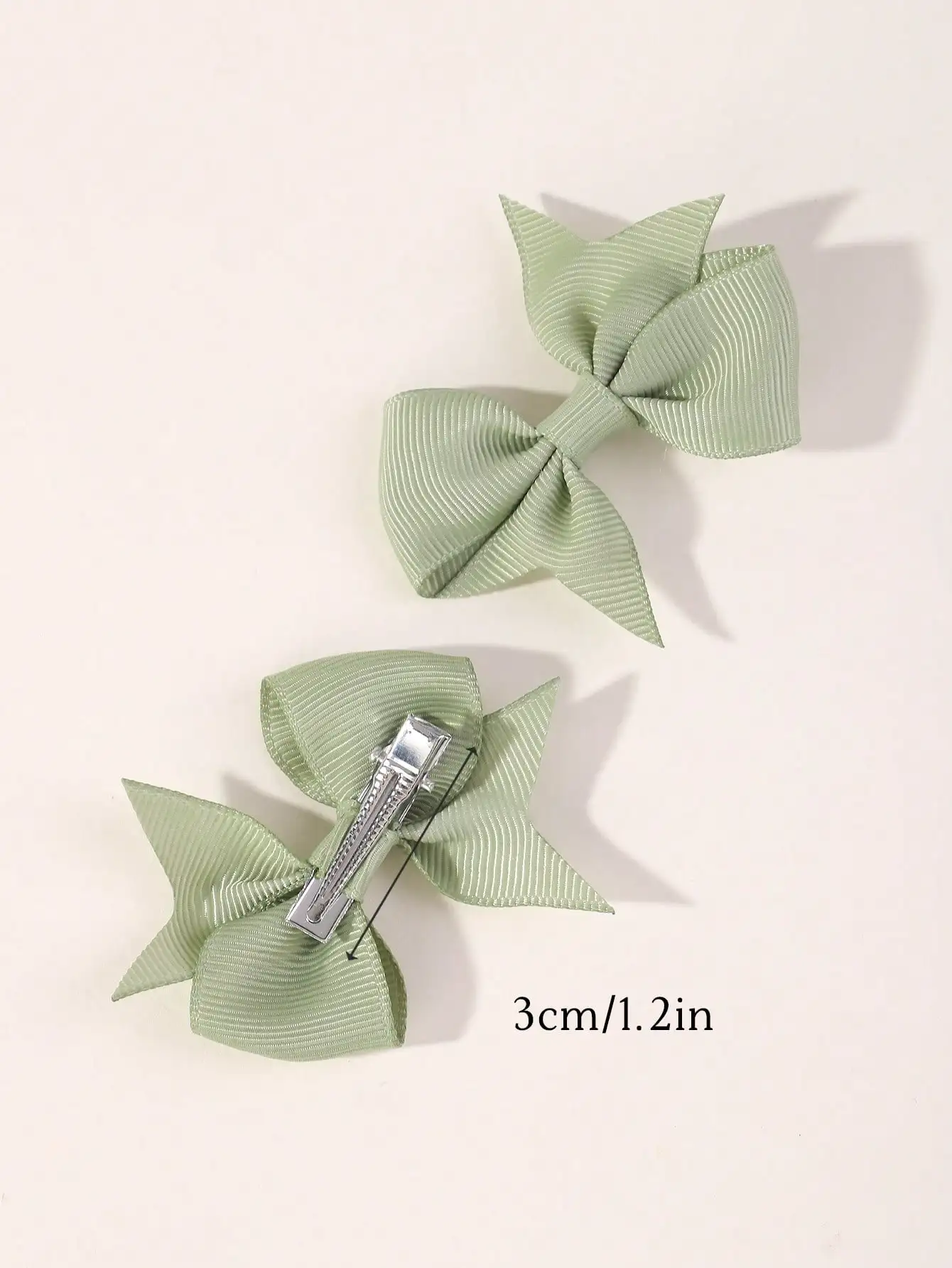 Рисунок 6 - заколки для волос с бантиками в