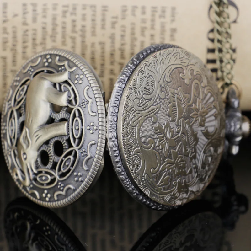 Vintage Elephant Hollow Digital Dial Quartz Steampunk Pocket Watch Men's and Women's Necklace Pendant with Chain Jewelry Gift