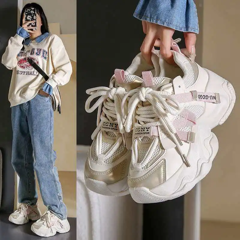 

Women's Breathable Outdoor Casual Sneakers A pair of stylish, versatile running shoes for women