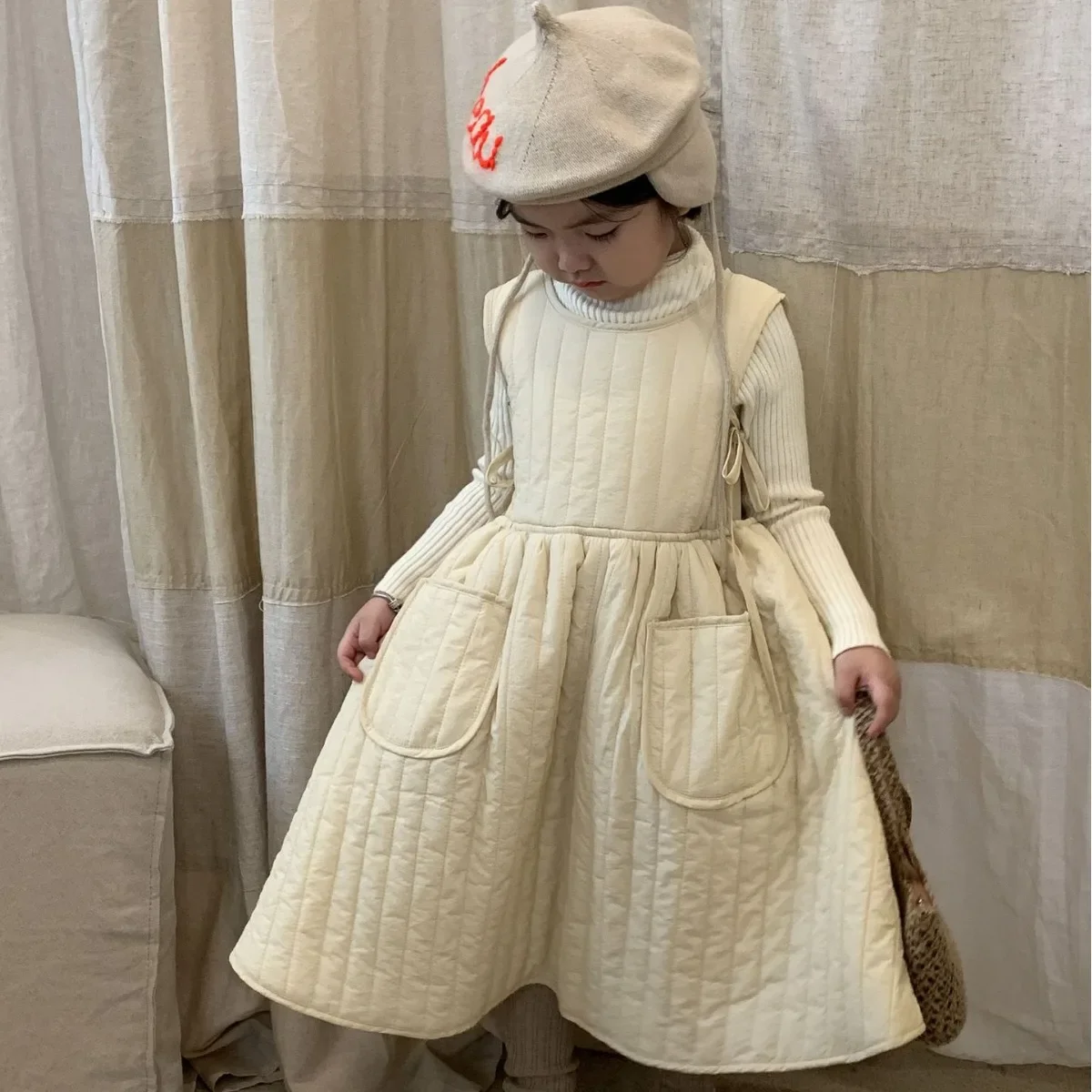 Kinder rock 2023 Herbst Winter neues Produkt Kinder kleidung koreanische Ausgabe Baumwolle plus warmes Retro-Schnür kleid für Mädchen