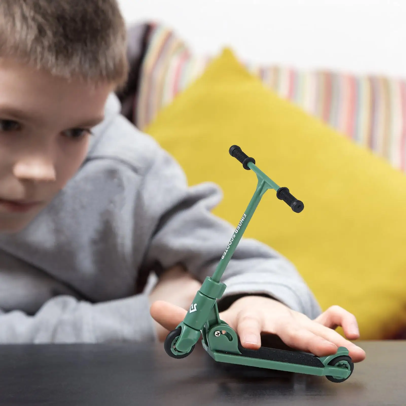 Hulajnoga palcowa składana typu T, hulajnoga do ćwiczeń palców, sensoryczna zabawa z ruchami palców, ćwiczenia z ruchami na końcach palców, deska do ćwiczeń palców.