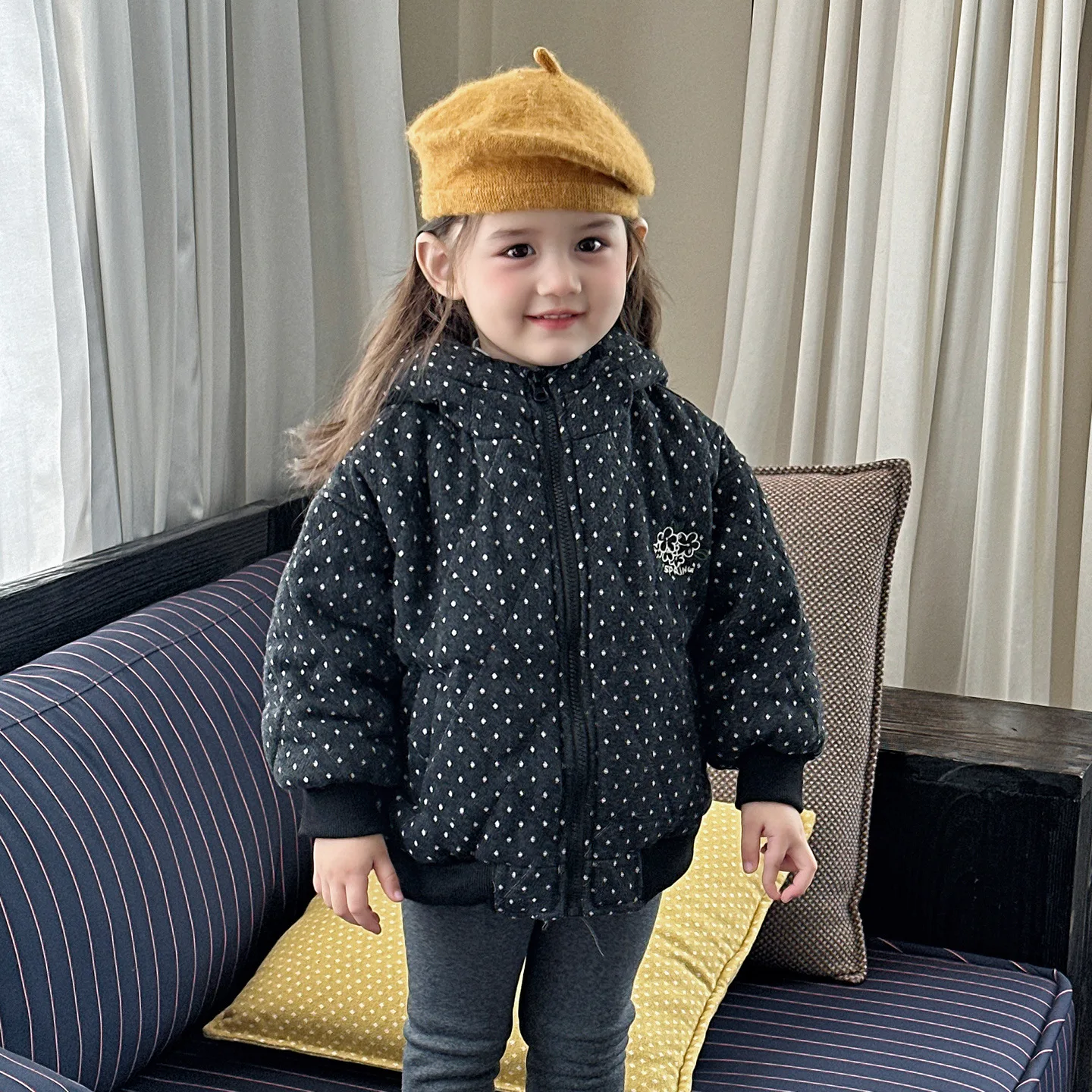 

Girls Cotton Jacket for Autumn and Winter 2025 Stylish Korean Version Thick Cotton Warm Jacket with Hood for Daily Casual Wear