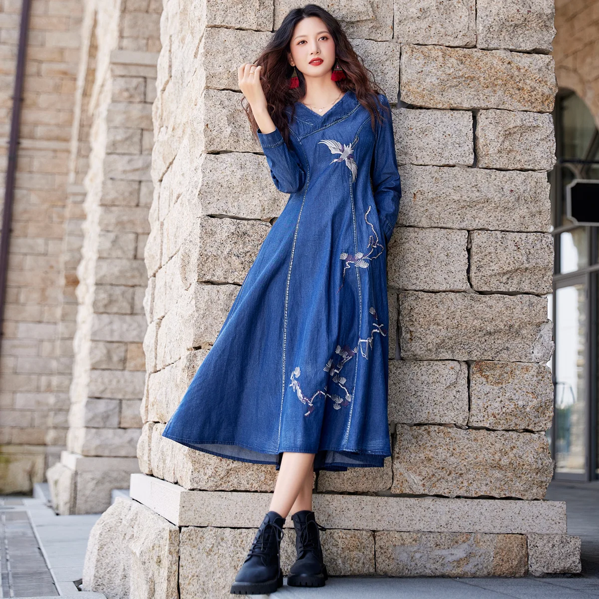 Swan Flower Embrodiery Long Dress Women V Neck Blue Casual Plus Size Beach Boho Maxi Denim Dress Spring Summer