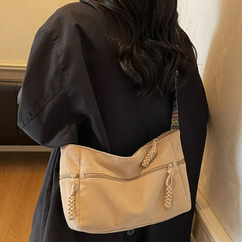 موضة جديدة سروال قصير الملمس وحقيبة كتف بسيطة سعة كبيرة حقائب كروسبودي للنساء الطلاب حقيبة مدرب عادية متعددة الاستخدامات #4