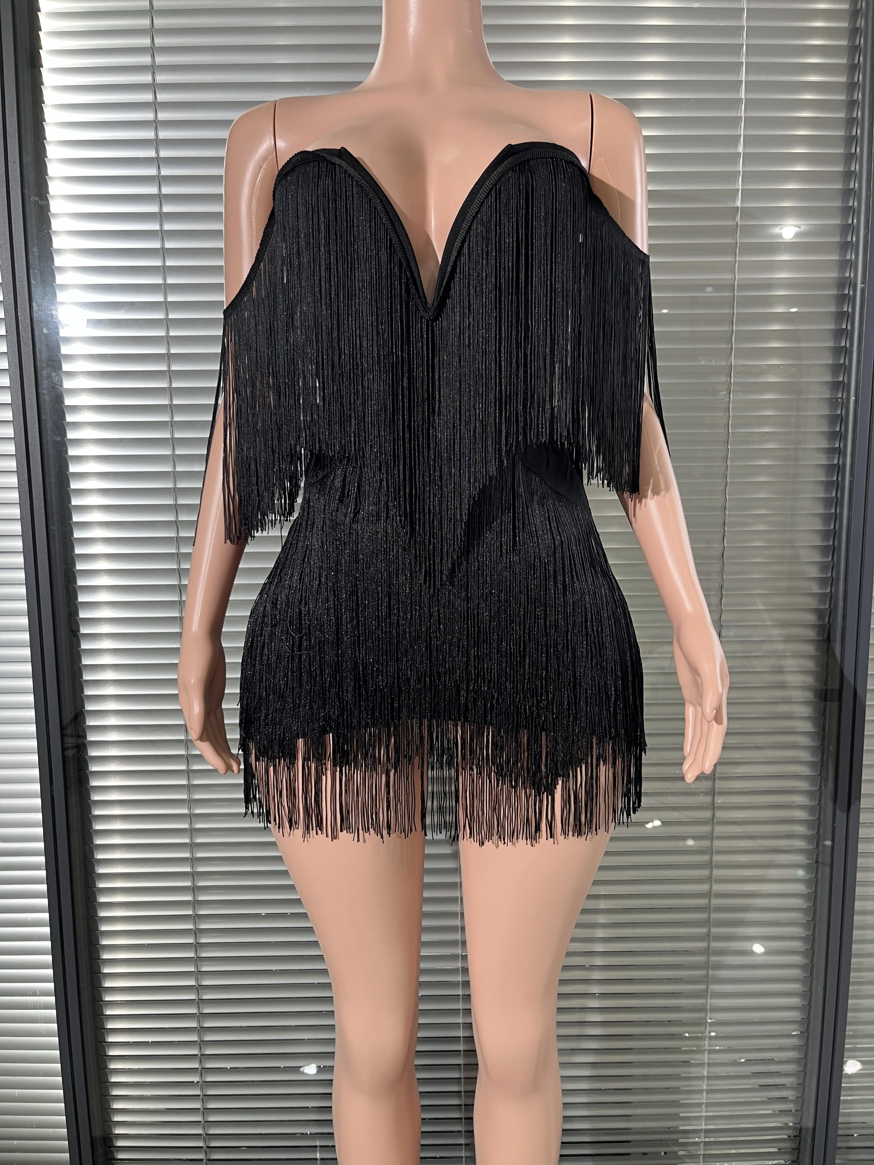 

Женское бандажное платье с открытыми плечами, сексуальное мини-облегающее платье без бретелек с кисточками для ночного клуба, знаменитостей