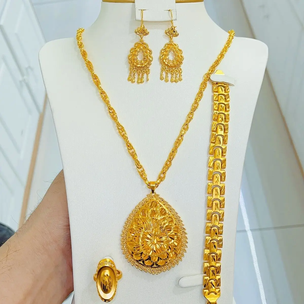 Imagem -06 - Gold Plated Dubai Jewelry Grupo Colar Anel Pulseira Brincos Party Fashion Novo Yy10133 Pcs Bububu24k