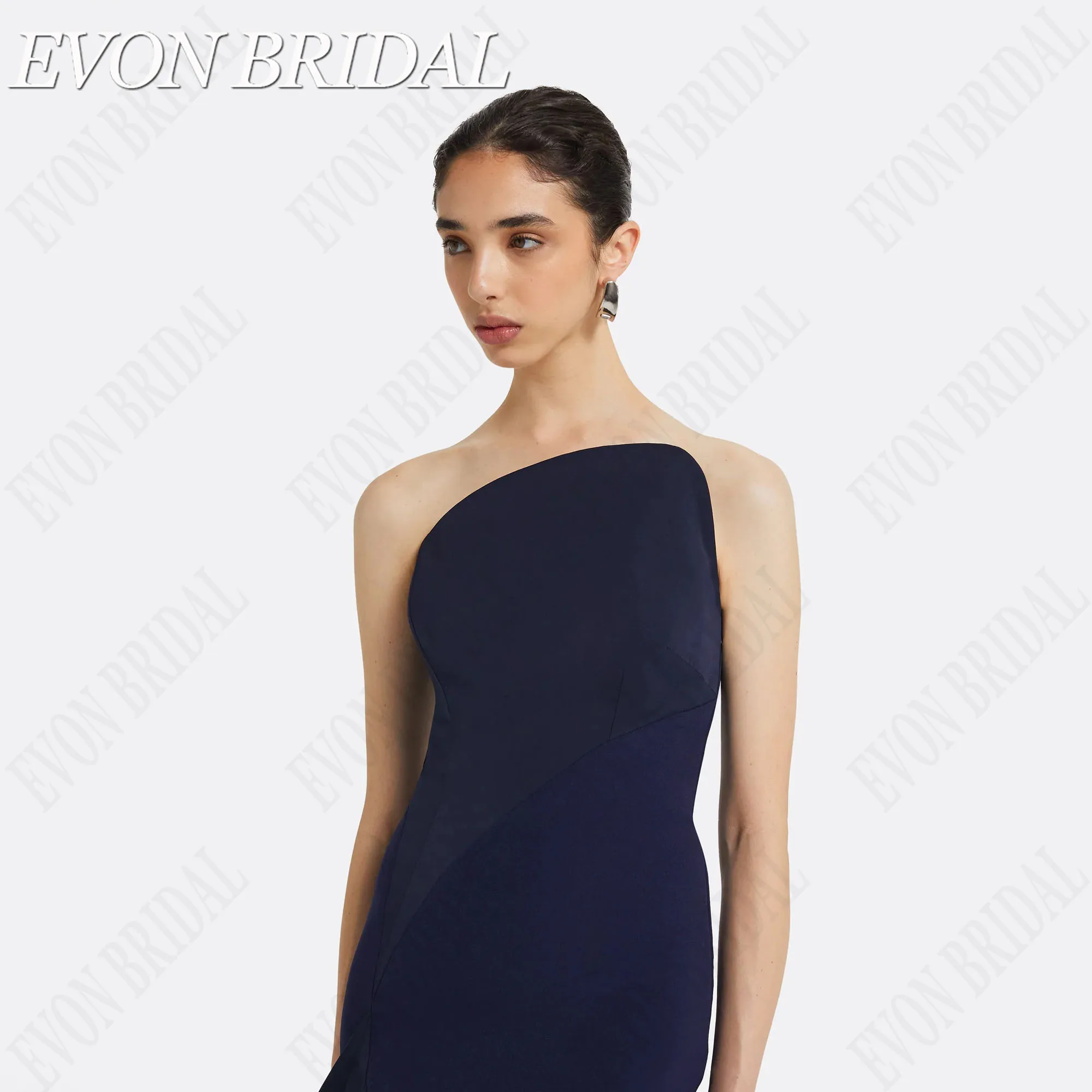 EVON BRIDAL Eenvoudige strapless mouwloze avondjurk zonder rugleuning Satijn فساتين للمناسبات الخاصة Vloerlengte feestjurken aangepast Eenvoudige strapless mouwloze avondjurk rugloos satijn jurken voor speciale gelegen