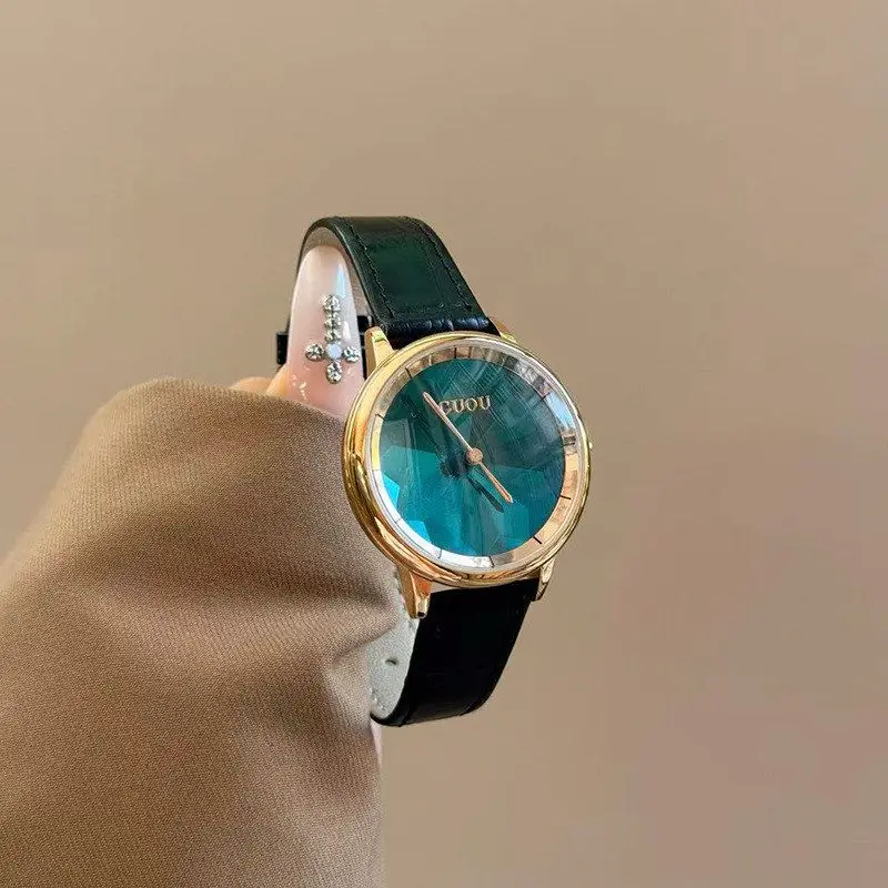 

Elegant Women'S Wristwatch, Korean Style Fashion Watch For Female Students, Trendy And Stylish New Design With Leather Strap.