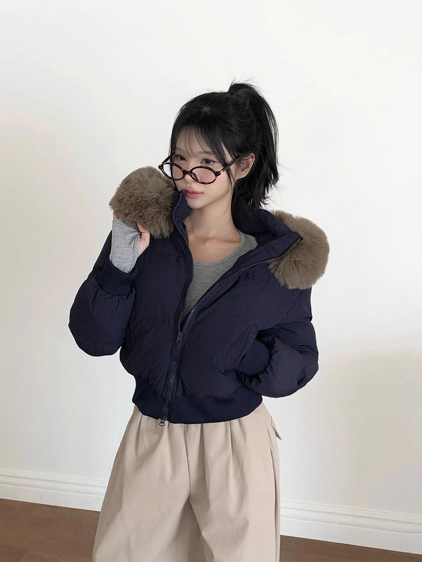 

Retro Thiened ort Cotton Jaet Women's Winter New Sle Casual Slimming Coat with Large Fur Collar And Hat Zipper Closure
