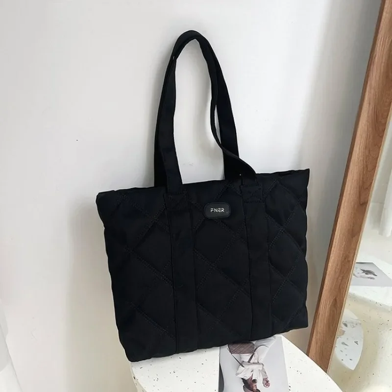 

Minimalist Classic Large Capacity Diaper Bags For Women Elegant Designer Shoulder Bag Simple Leather Commuter Bag