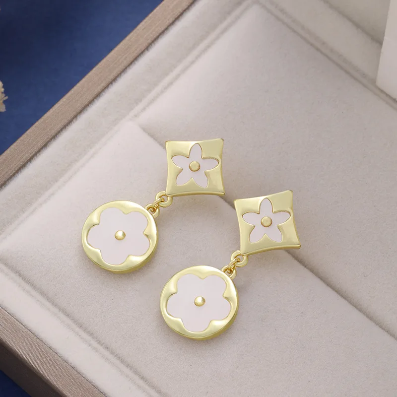 Female 3 Colors New Creative Five-Leaf Flower Drop Earrings Temperament For Woman Birthday Gift Daily Party Jewelry Clover