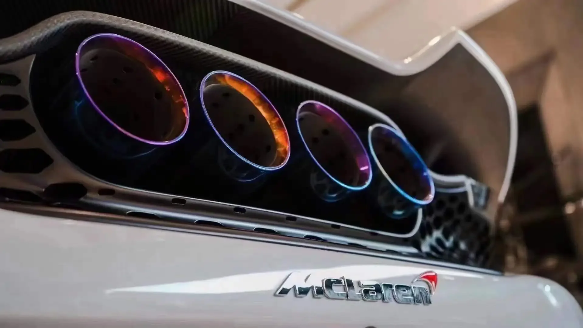 نصف ألياف الكربون قطع غيار السيارات ل ماكلارين 720s ترقية 765Lt طقم الجسم المصد الأمامي المصد الخلفي التنانير الجانبية المفسد ماسورة العادم