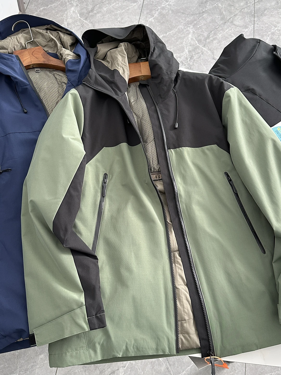 

Men's Outdoor Hooded down Jaet 80 Fill Power Waterproof Windproof Patchwork Color Autumn Winter Heavy Du Lightweight Coat