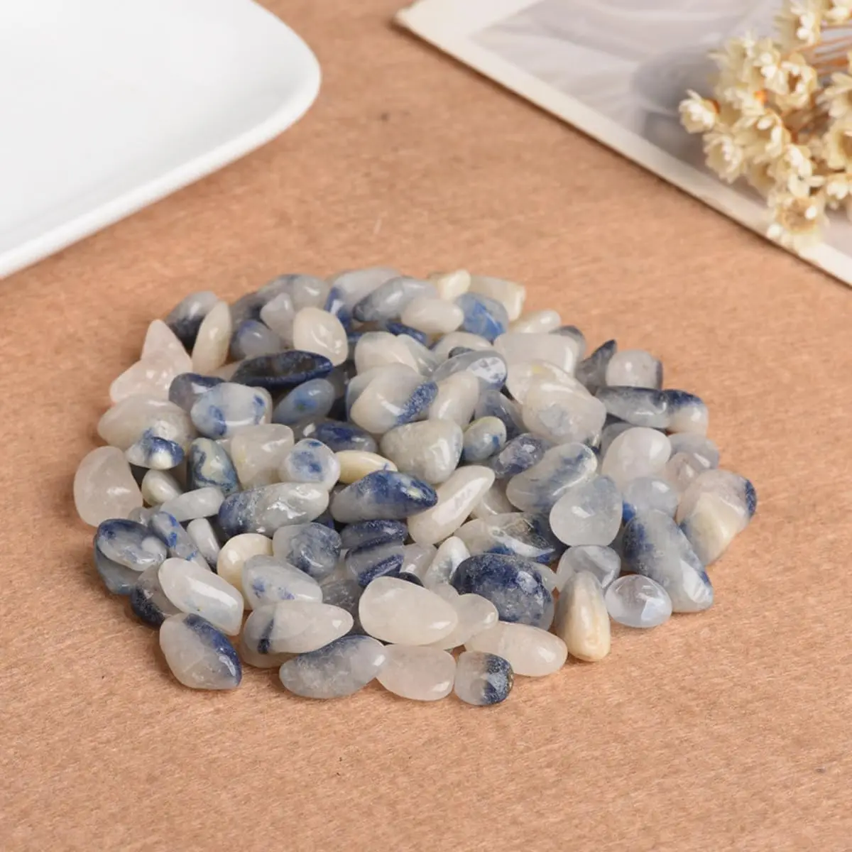 رقائق الحصى Rutilata الزرقاء الطبيعية 3-12 مم، رقائق كريستال Rutilated باللون الأزرق الطبيعي، رقائق الأحجار الكريمة الزرقاء غير المحفورة