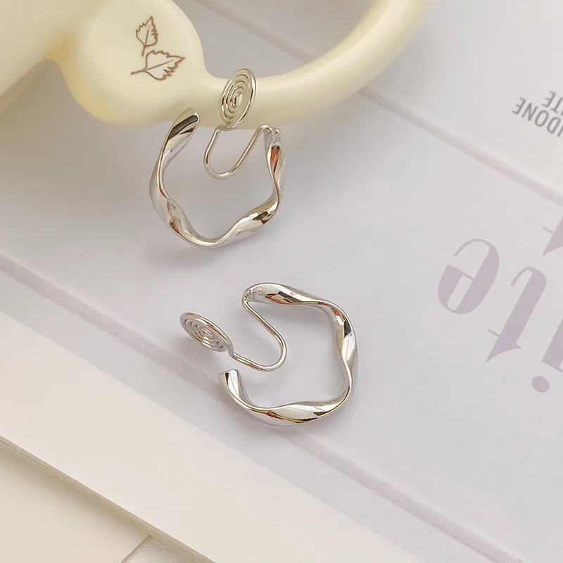 GRACE JUN New Arrival Copper Metal Clip on Earrings Fashion Women's No Pierced Cuff Earrings Comfortable Mosquito Coil Ear Clip