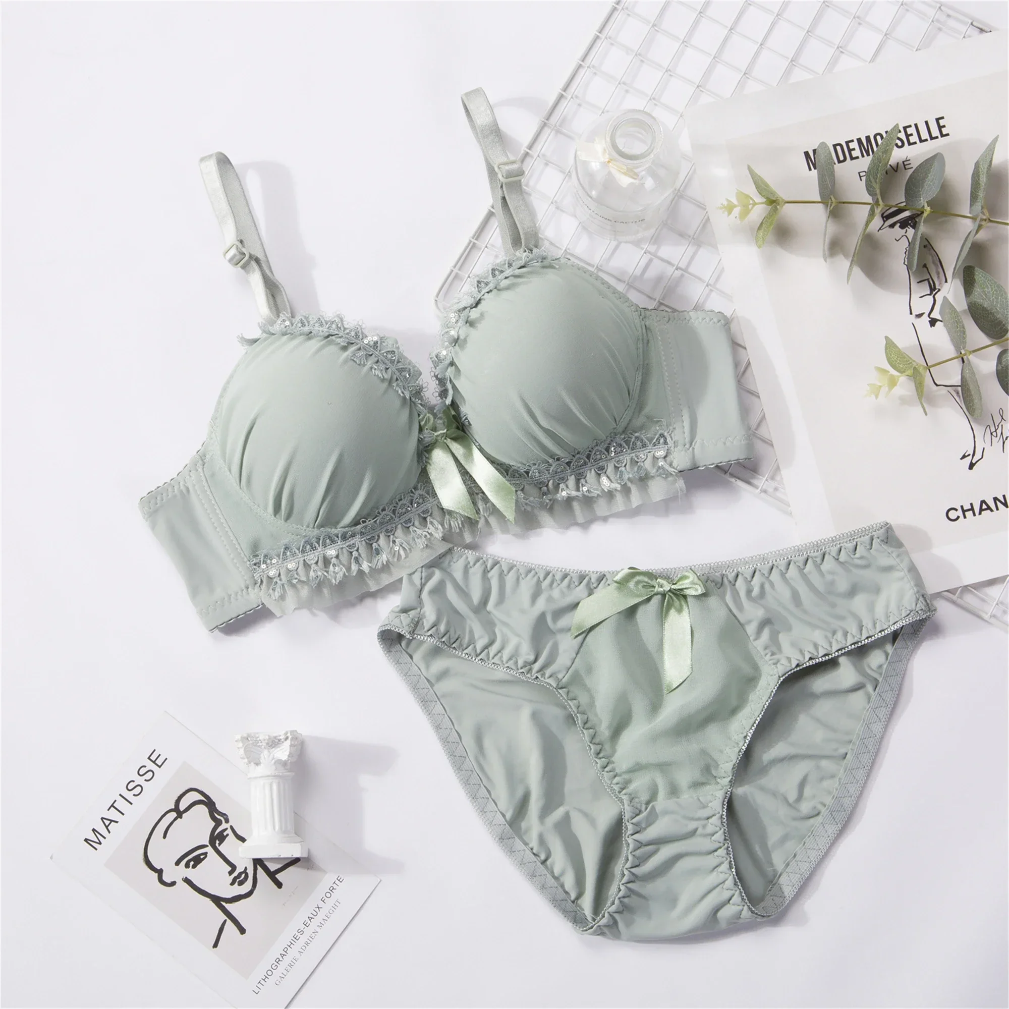 

Sexy Bra Set Non-Wired Underwear Female Small Breasts Gathered Push Up Comfortable Girl Beautiful Back Adjustable Lingerie Sets