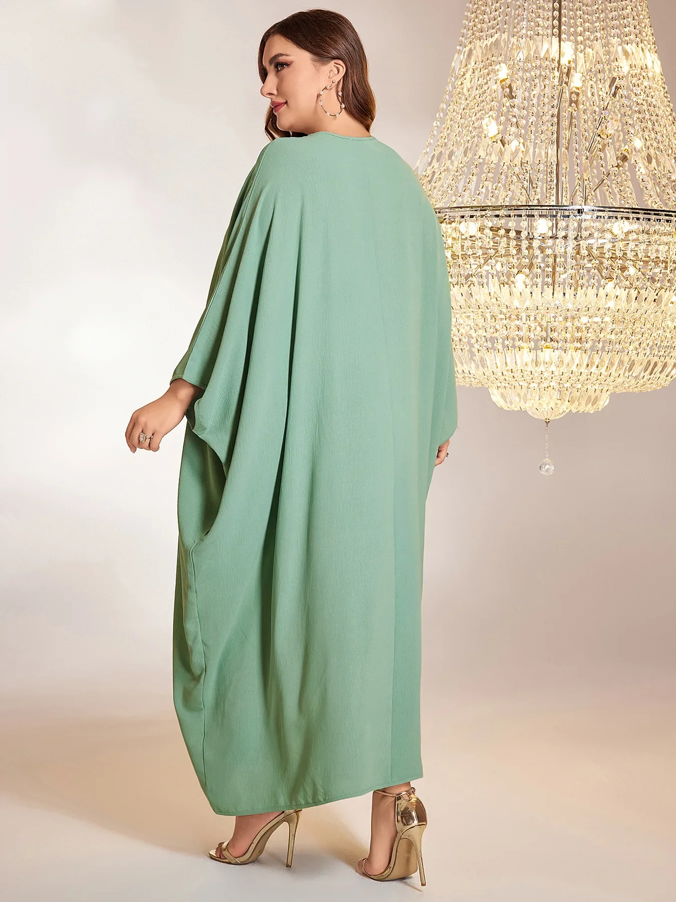

Elegant Irregular Plus Dress Bat Sleeve Middle Eastern Cardigan Long Buttons Dress Women Large Hem Muslim Dubai Kaftan Dresses