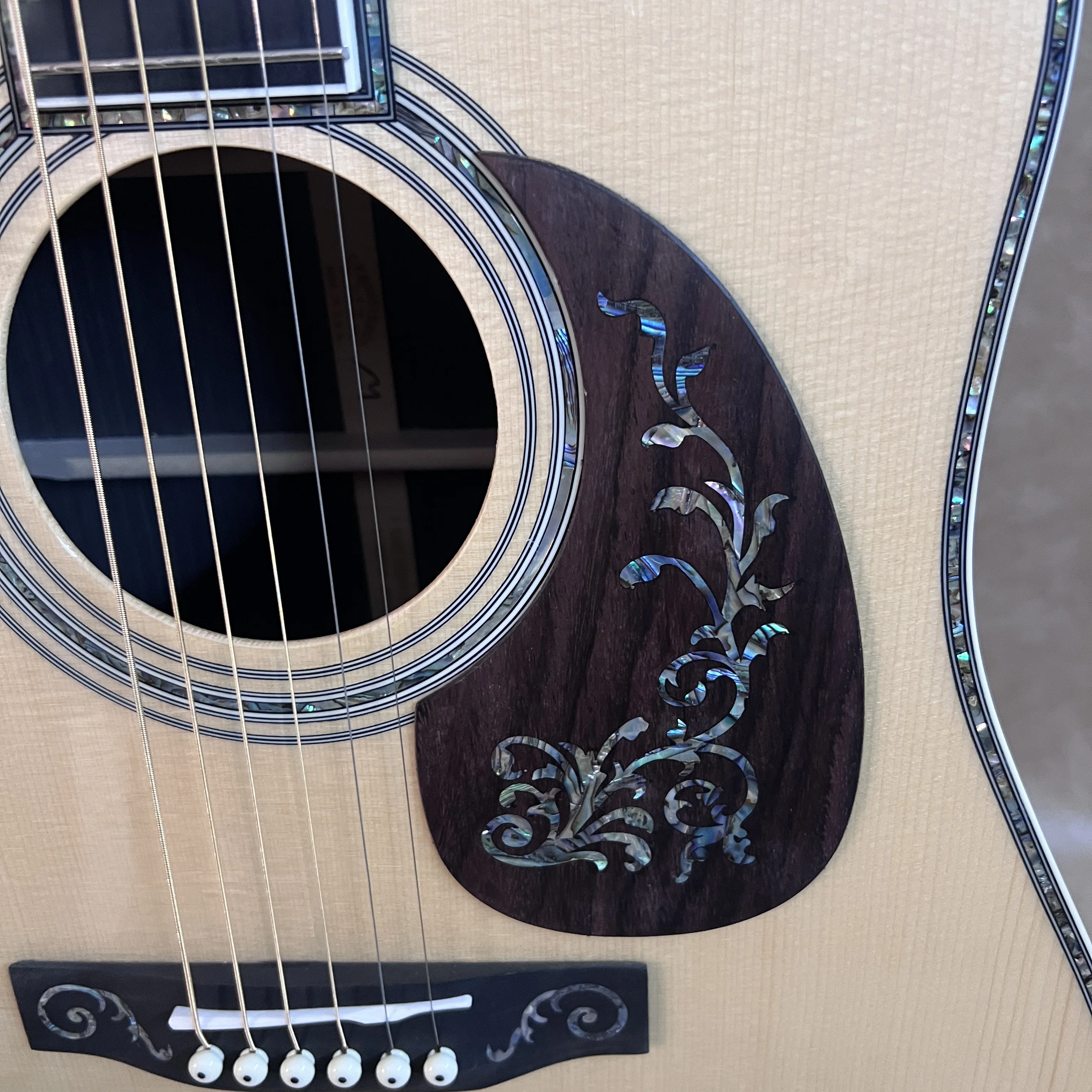 New D-45 Acoustic Guitar with Improved Size, 6 Strings, Luxurious Small Vase, Printed Finger Board, Bone Nut, Folk Style