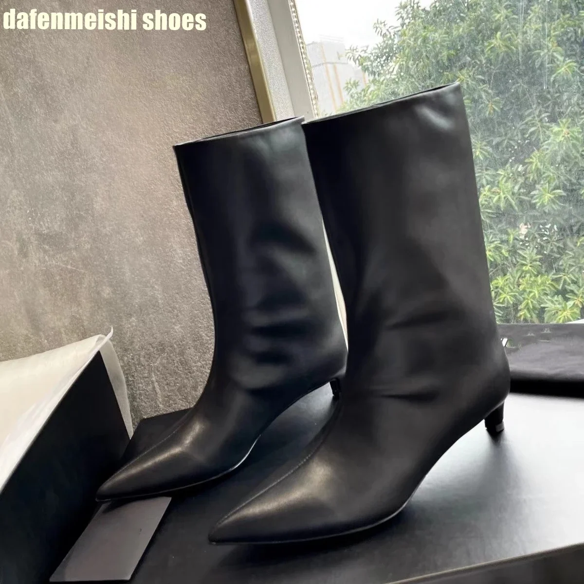 

2025 New Pointed Toe Fashion Women Boots Kitten Heel Slip On Short/long Solid Color Casual Winter Boots Leather Comfort Mid Boot