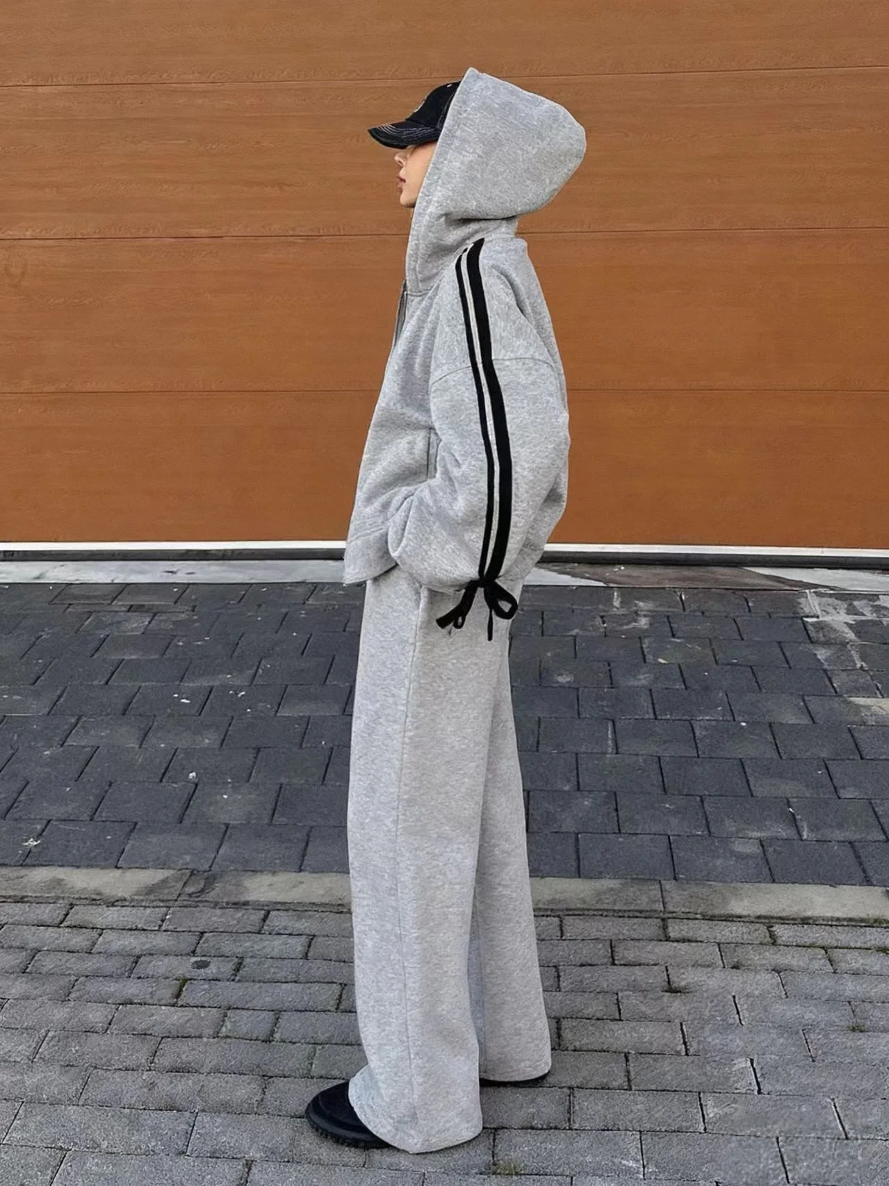 Women's Zip up Hooded Tracksuit Two Piece Set Striped Drawstring Cuff Sweatshirt Jacket Wide Leg Pants Casual Sports Outfit