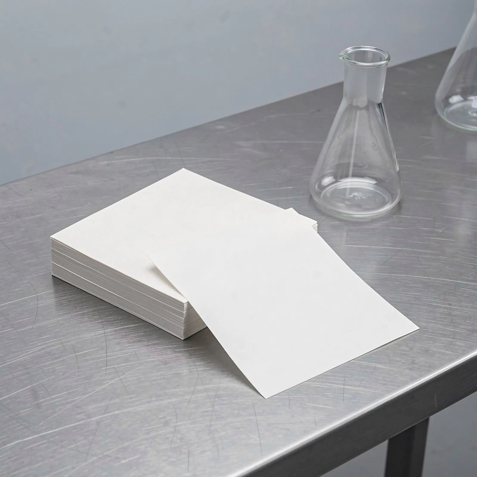 Laboratory Qualitative Filter Paper 80 Sheets, 10x10cm Square, High Wet Strength, Stable Chemistry Filtration