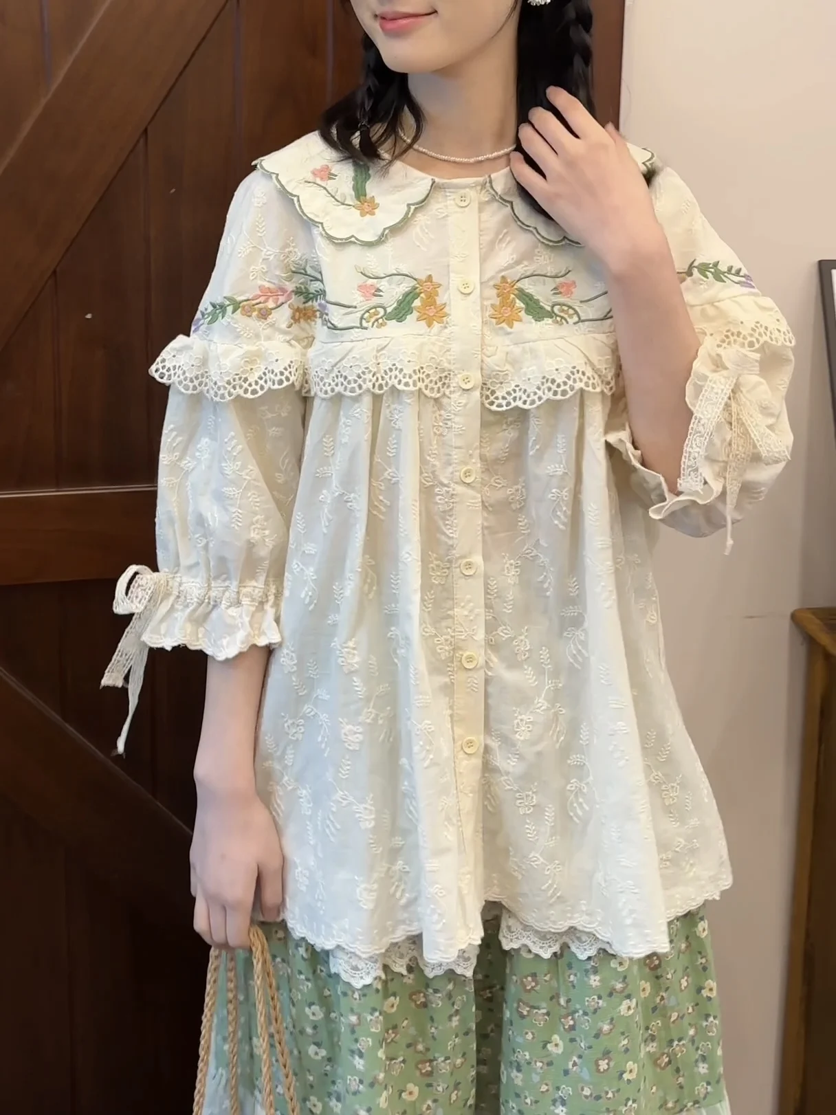 Mori Fresh Sweet Embroidered Half Sleeve Shirt Summer New Fashion Japanese Style Loose Lace Doll Blouse Casual Blusas De Mujer