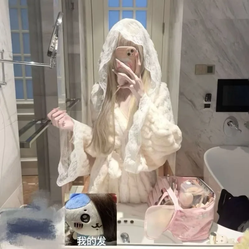 Women's Autumn and Winter Delicate Lace Edge Nightgown, Small Fragrant Pajamas, Piled and Thickened To Keep Warm Bath Robe Women