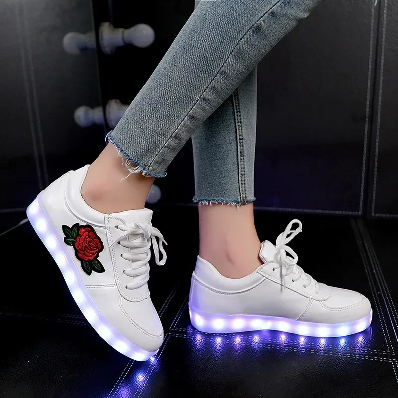 

Size 34-42 Kids USB Luminous Sneakers for Girls Glowing Sneakers Krasovki with Backlight Boys Women Shoes with Light Led Shoes