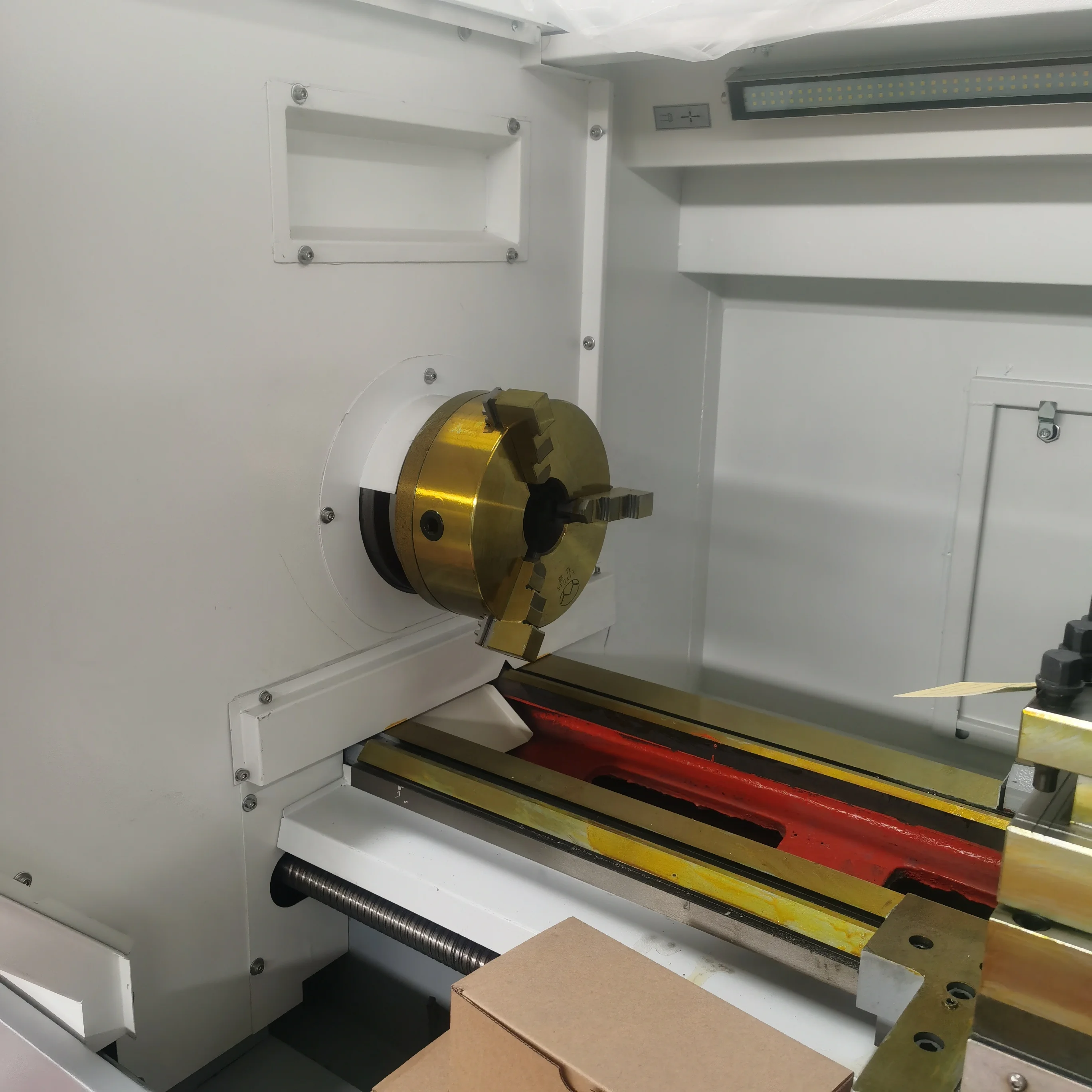RUNDE CK6136*1000 Manufacturer  Horizontal Parallel Cnc Lathe Machine   Automatic Desktop CNC Lathe