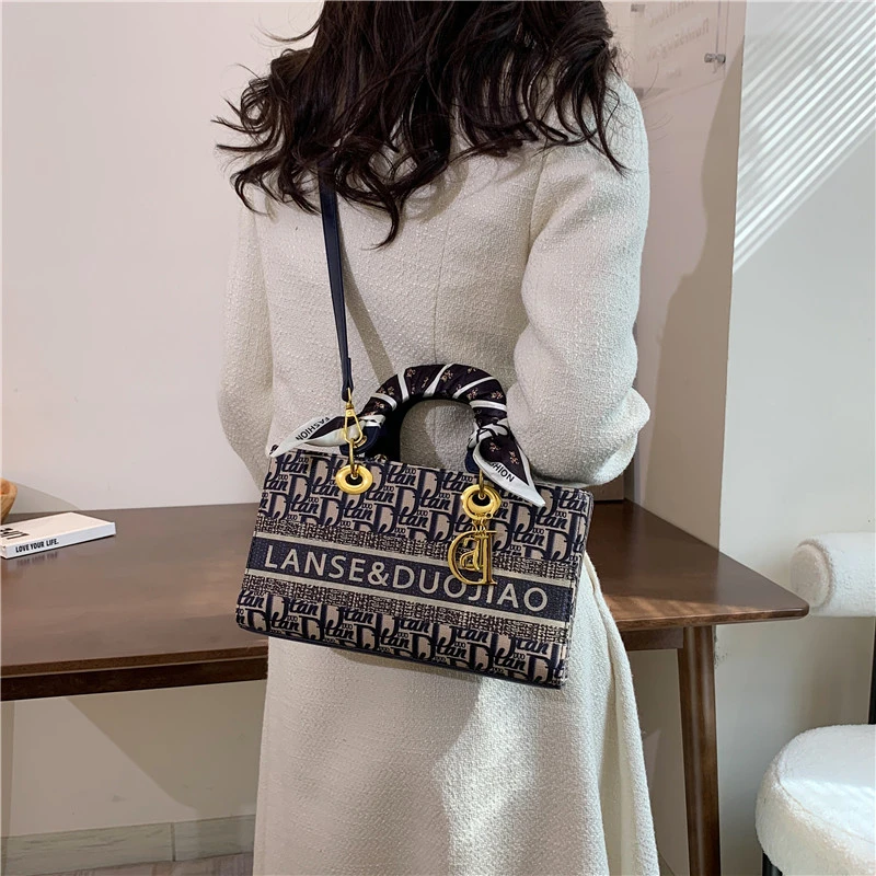

Sophisticated Small Female Bag Handbag Versatile Petite Crossbody Bag Elegant Accessory For Date Night