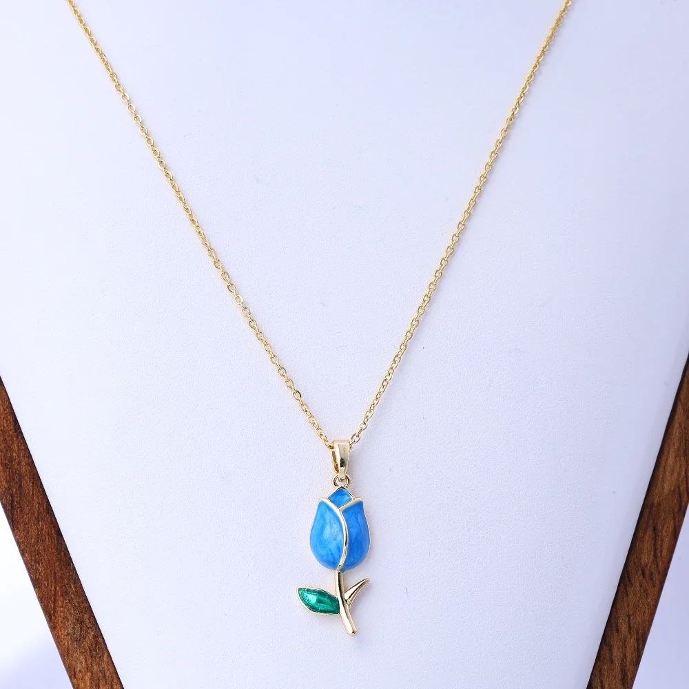 قلادة فاخرة جديدة بتصميم زهرة التوليب الصغيرة للنساء، كولا من الفولاذ المقاوم للصدأ عصرية وبسيطة