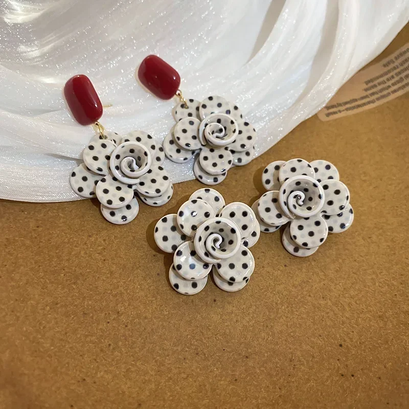 NISHIZAWA Ins Style Three-dimensional Polka Dot Flower Earrings Korean Earrings Literary Simple Earrings