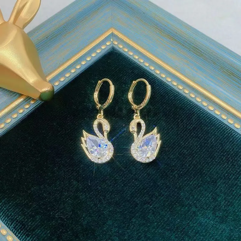 1 pair of luxurious and elegant Golden Swan earrings, dazzling, synthetic crystal, suitable for daily wear, parties and gifts