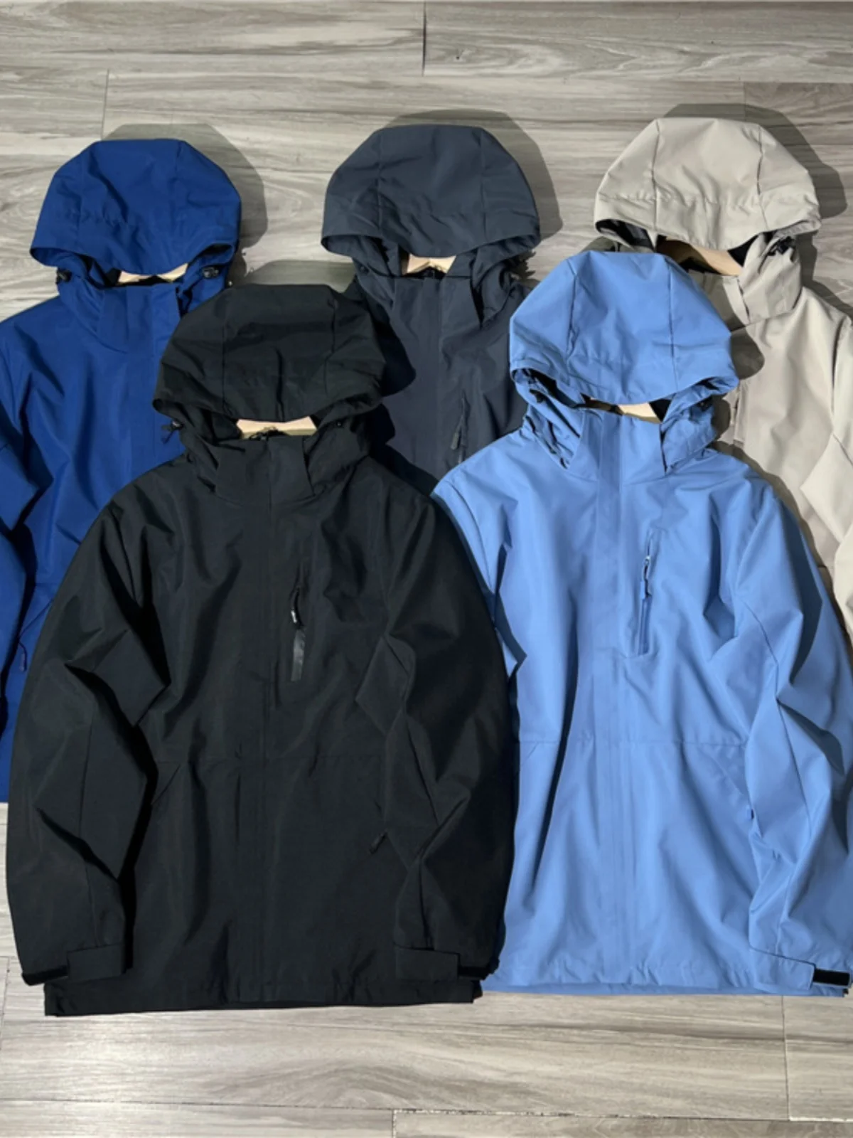 

Мужская уличная повседневная куртка: ветрозащитная, водонепроницаемая, дышащая, на молнии, со съемным капюшоном, для спорта и отдыха, из полиэфирного волокна