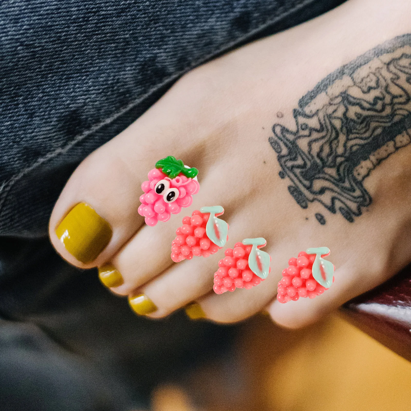 

8Pcs Stylish Grape Toe Separators For Nail Polish Pedicure Tools For Women Manicure