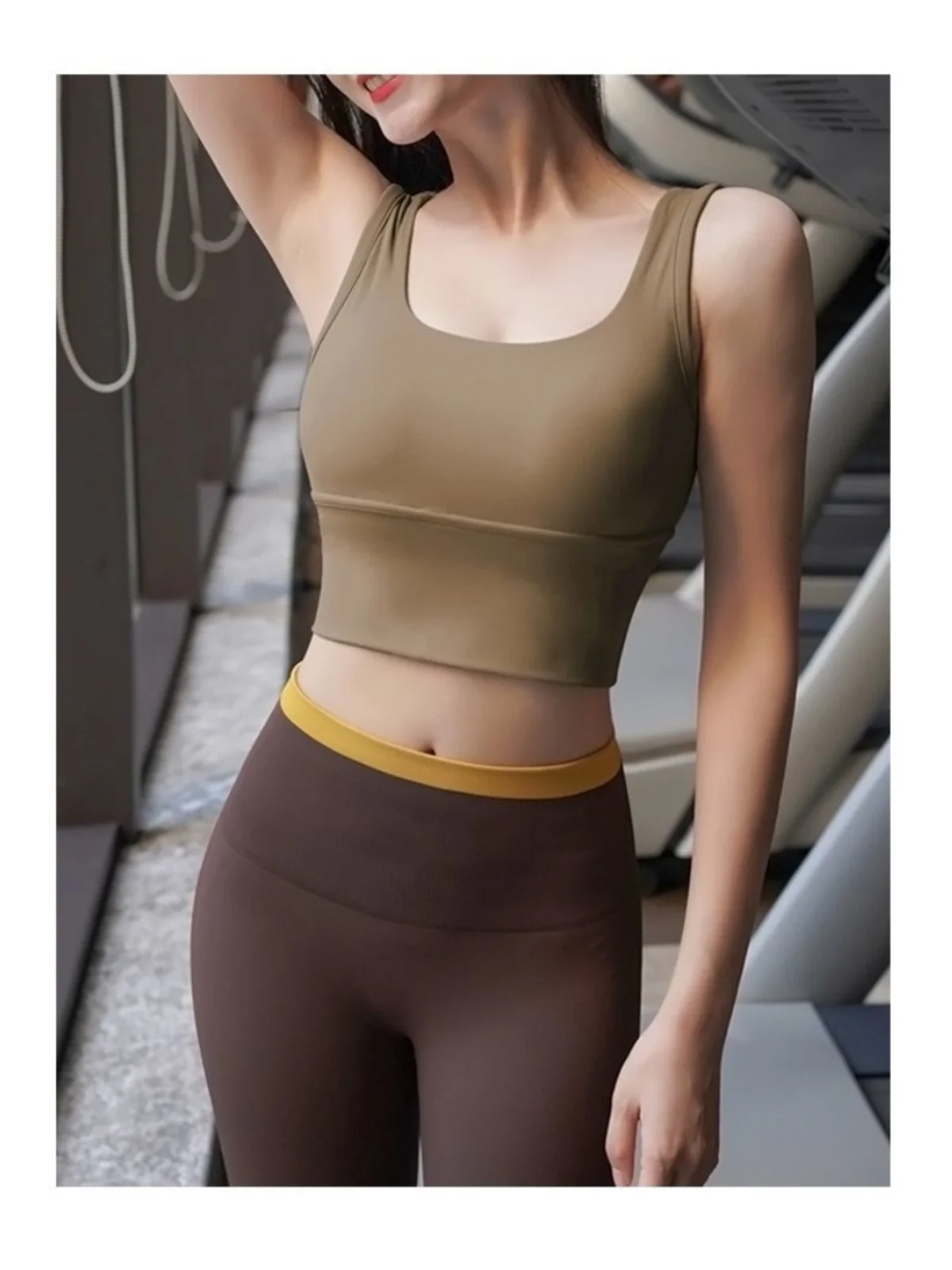 Women's Yoga Vest Sports Fitn Top Breathable ort Sle Polyester Fiber 00% with Chest Pad Design Sensual Ba Twist