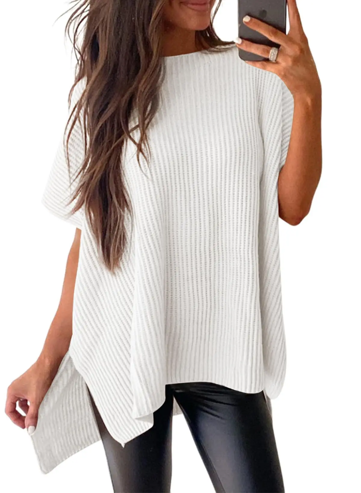 سترة نسائية متماسكة لخريف 2025 برقبة دائرية وأكمام قصيرة مع فتحة جانبية قطعة أنيقة أساسية ناعمة