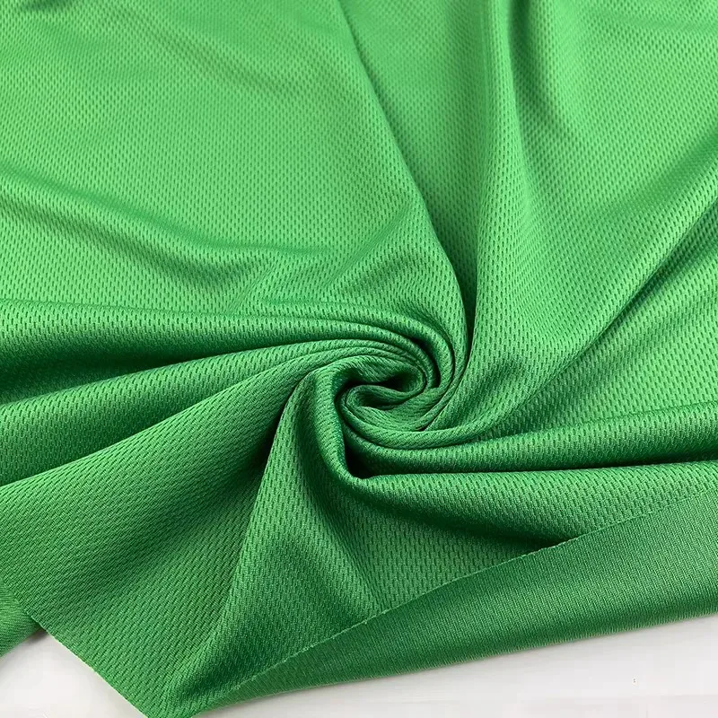 Neues Fußballtrikot mit roter Basis und weißen Akzenten # 63 Buchstaben-Ausschnitt-Nummern-Design 3D-Hochauflösender Druck Outdoor-Sport – Detail 6