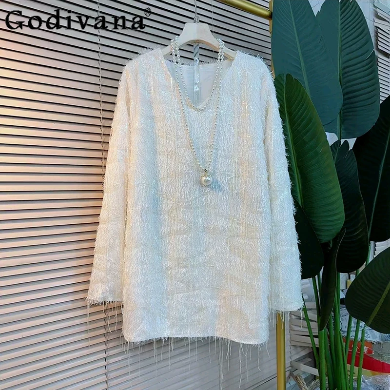 

Autumn Age-reducing Plus-size Women Fashion Elegant Long Sleeve T-shirt Tassel Sequins Loose Temperament V-neck Bottoming Top