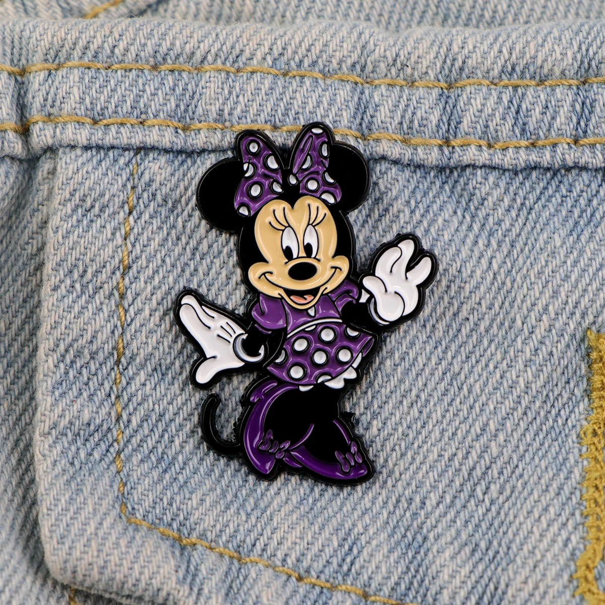 Minnie Mouse Enamel Pin Cute Cartoon Brooches for Women Lapel Pins Badges on Backpack Clothing Accessories Fashion Jewelry Gift