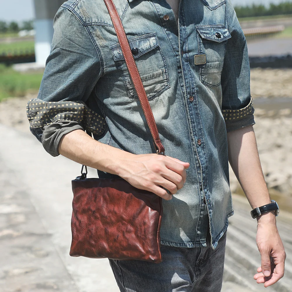 Echte Leder-Umhängetasche für Herren, Clutch-Tasche, modische Brusttasche aus Rindsleder, pflanzlich gegerbtes Leder, handgefärbt – Detail 4